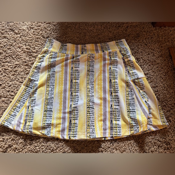 RunningSkirts Athletic Running Skirt w/ Built-In Shorts – Yellow Script Print - Picture 6 of 6